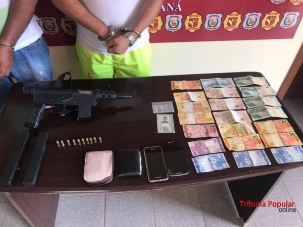 Os dis brasileiros foram presos. (Foto: Tribuna Popular)