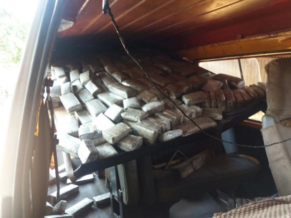 A droga após a pesagem totalizou 148,3 kg. (Foto: PRF)