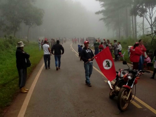 MST faz bloqueio em Quedas do Iguaçu (Foto: MST/Divulgação)