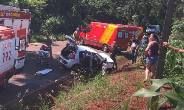 Acidente ocorreu na PR-551, em Ivatuba, nesta segunda-feira (9) (Foto: Divulgação)