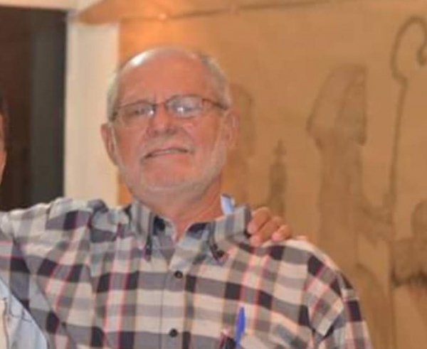 Idoso estava em caminhão quando foi atingido por pedra (Foto: Arquivo Pessoal)