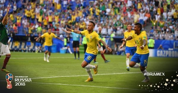Neymar comemora o primeiro gol do Brasil (Foto: Reprodução / Fifa / Twitter)