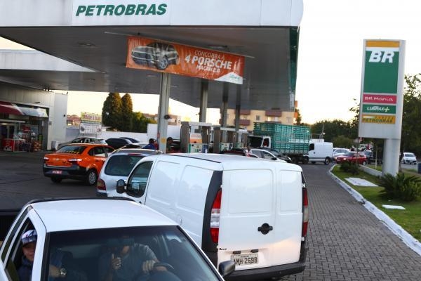 Caminhoneiros praticamente pararam o País por causa do preço do diesel (Foto: Franklin de Freitas)