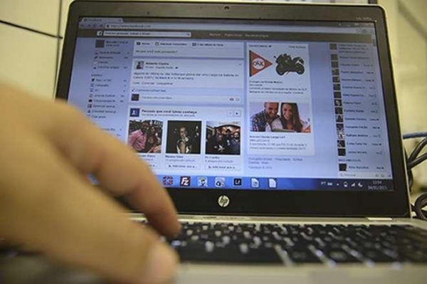 Facebook vai conferir fotos e textos de usuários para tentar descobrir a idade. – Imagem ilustrativa