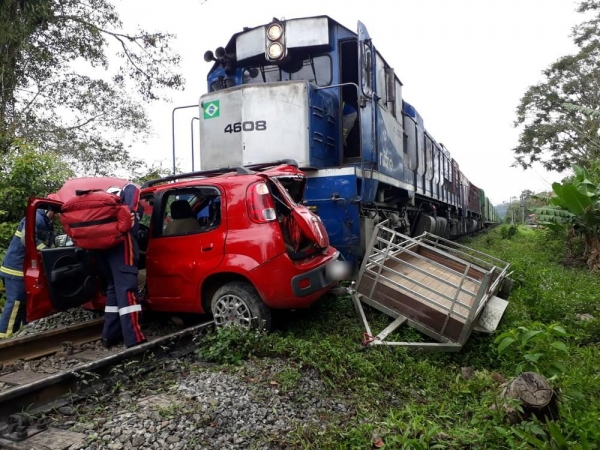 Acidente aconteceu na manhã desta sexta-feira (28) — Foto: Corpo de Bombeiros/Divulgação