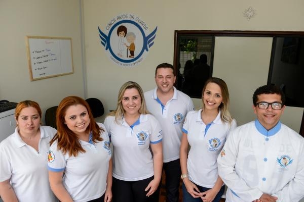 Equipe de cuidadores da Anjos da Guarda: em alta (Foto: Henry Milleo)