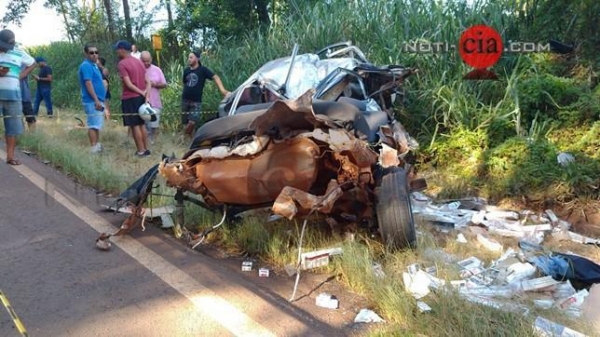 O motorista do Crossfox, teria sido ejetado do veículo, tendo morte instantânea. (Foto: Noti-cia)
