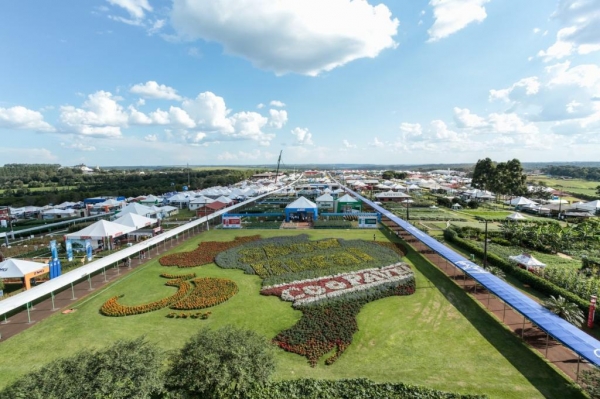 Em 2018, mais de 265 mil pessoas visitaram o Show Rural de Cascavel; nos cinco dias de feira foram movimentados quase R$ 1,8 bilhão em negócios — Foto: Show Rural/Divulgação