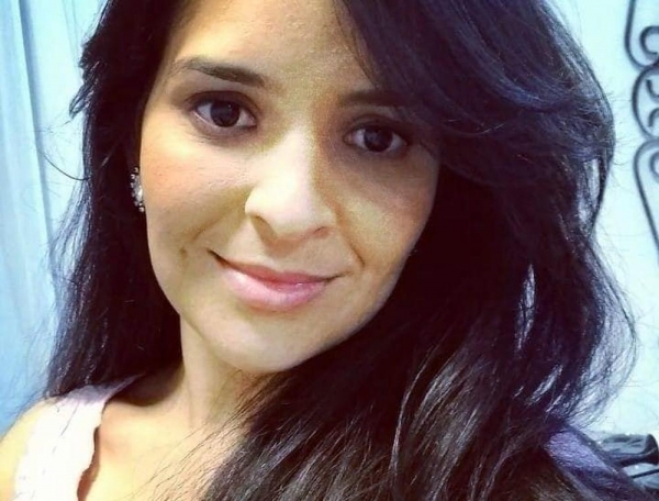 Segundo os policiais, Tatiane Laurinda da Silva morava sozinha e a família não soube informar se ela estava namorando — Foto: Arquivo Pessoal   Uma mulher de 31 anos fo