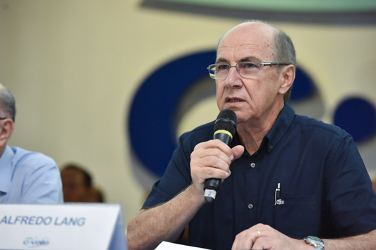 Assembleia reuniu 700 pessoas na Asfuca de Palotina na sexta-feira. (Fotos: Assessoria)