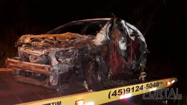 Três jovens estavam no carro. (Foto: PRE)