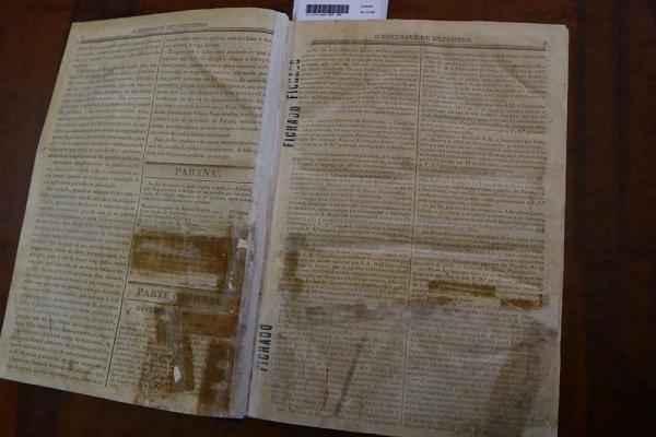 A Biblioteca Pública do Paraná tem um exemplar do primeiro jornal do Paraná (Foto: Franklin de Freitas)