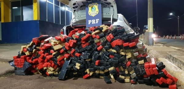 A droga estava em 772 tabletes,. (Fotos: PRF - Divulgação)