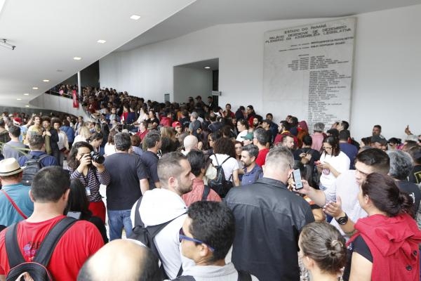 Servidores ocupam Alep ontem (Foto: Franklin de Freitas)