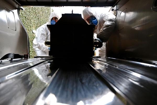Apesar de não haver registro de mortes por coronavírus em Curitiba, funerárias se preparam (Foto: Franklin de Freitas)