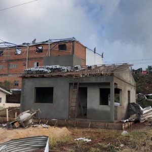 Segundo balanço da prefeitura, 288 casas foram danificadas após tornado em Campos Novos — Foto: Ascom Campos Novos/Divulgação