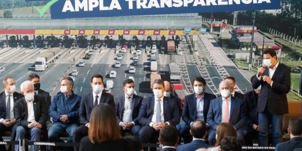 Anúncio de detalhes de novo modelo do pedágio foi feito hoje no Palácio Iguaçu (Foto: Franklin de Freitas)    