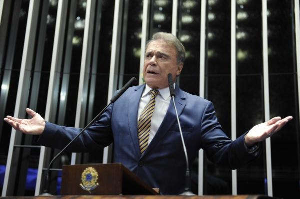 Alvaro Dias (Pode): \