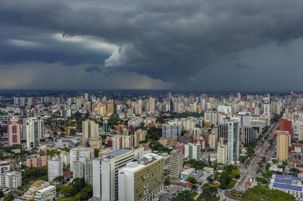Frente fria traz chuvas e temperaturas fica mais amenas a partir desta quinta