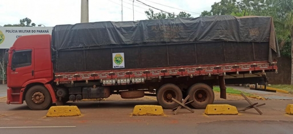 O caminhão foi apreendido em São Camilo. (Foto: BPFron)