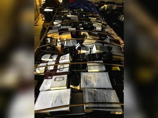 Foto Polícia Militar  Fonte: https://ppnewsfb.com.br - https://ppnewsfb.com.br/policia-militar-apreende-caminhao-com-800-caixas-de-vinho-durante-operacao-horus/ .