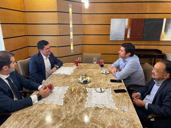 Moro com o pré-candidato do PSDB ao governo, César Silvestri Filho: alianças (Foto: divulgação)