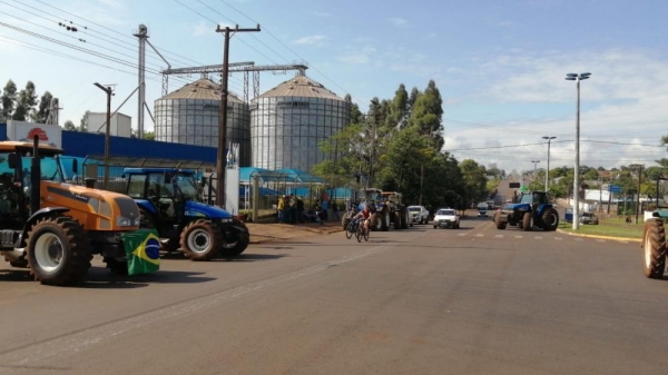 Bloqueio na frente da Agrícola Horizonte