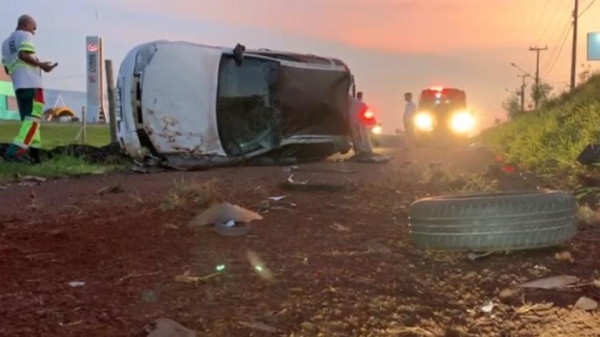 Ele bateu em um barranco e o veículo capotou. Foto: Catve