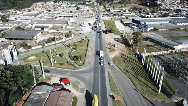 Obras em Almirante Tamandaré: cidade é uma das que perderam território em 2022 (Franklin de Freitas)