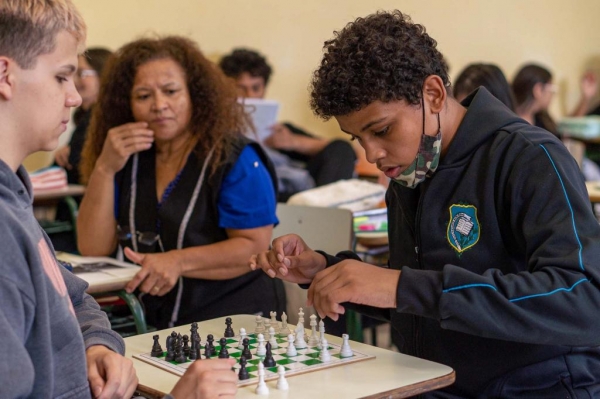 Estudantes com autismo têm acompanhamento especializado na rede estadual de ensino. Na foto, Gabriel da Mota Souza, 15 anos Foto: Lucas Fermin/SEED