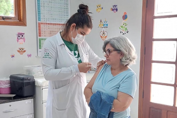 Mais de 500 doses da vacina contra meningite foram aplicadas neste final de semana na região Oeste do Paraná Foto: SESA-PR