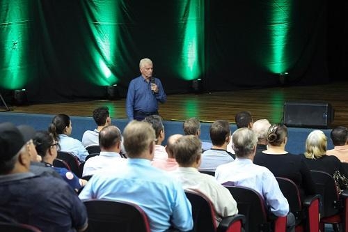 O presidente da Sicredi Progresso, Cirio Kunzler, iniciou a rodada de reuniões na noite. Fotos: Amanda Camargo.