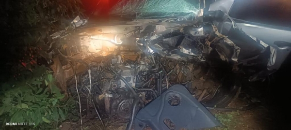 A colisão frontal entre dois veículos resultou na morte de um dos condutores e ferimentos em outro motorista. Foto: PRE