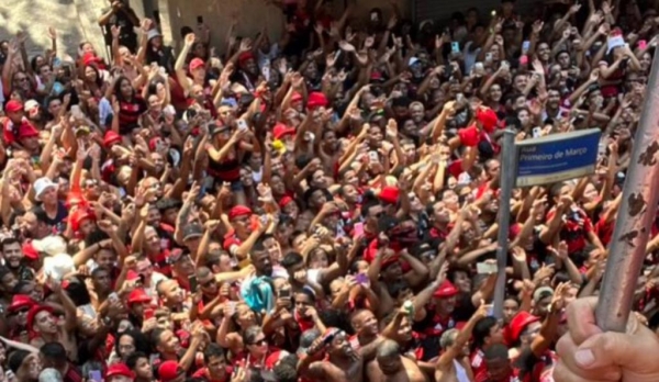 Torcida do Flamengo comemorou com o time a conquista da Libertadores. (Foto: Redes Sociais/Flamengo)