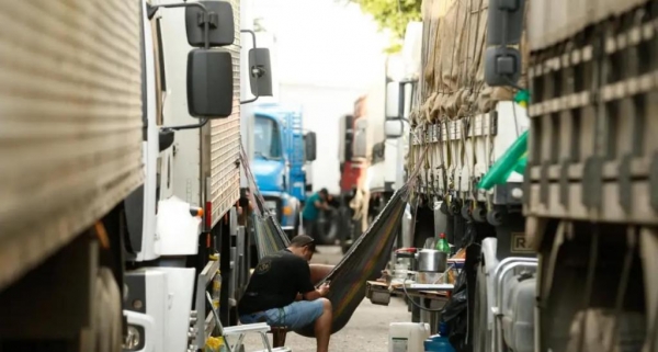 Associação de caminhoneiros não descarta greve até o fim desta semana (Foto: Tomaz Silva/Agência Brasil)